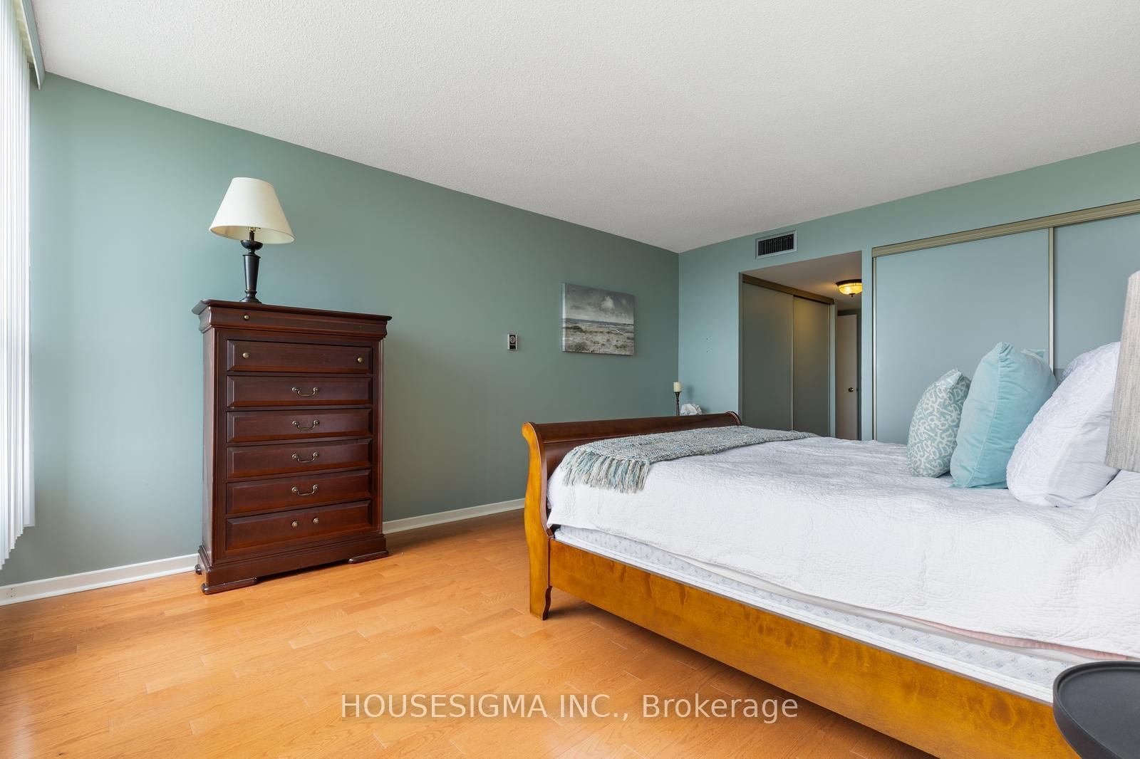 1300 Bloor Street, Unit 2010 - Photo 19