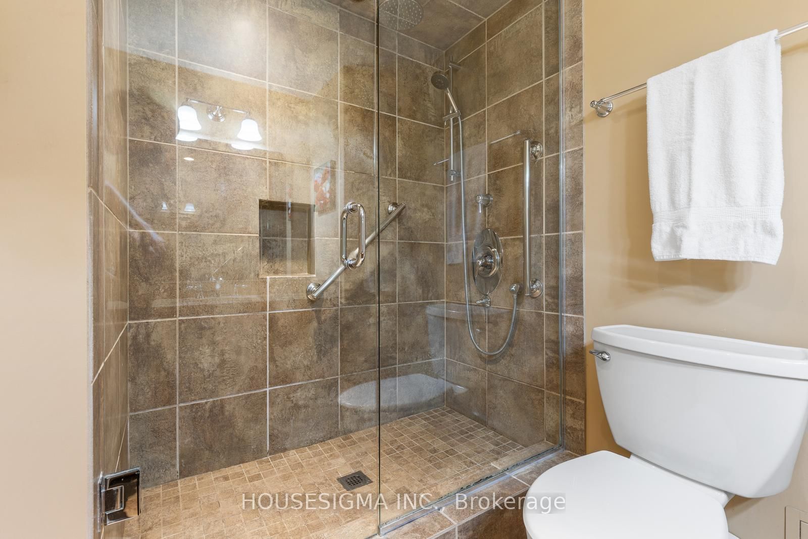 1300 Bloor Street, Unit 2010 - Photo 20