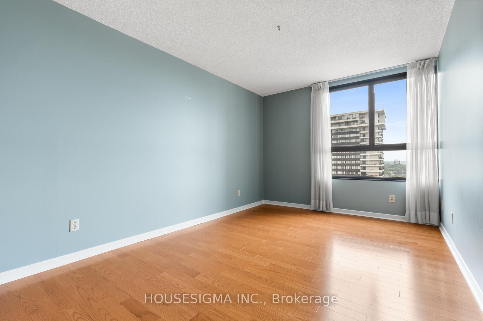 1300 Bloor Street, Unit 2010 - Photo 25