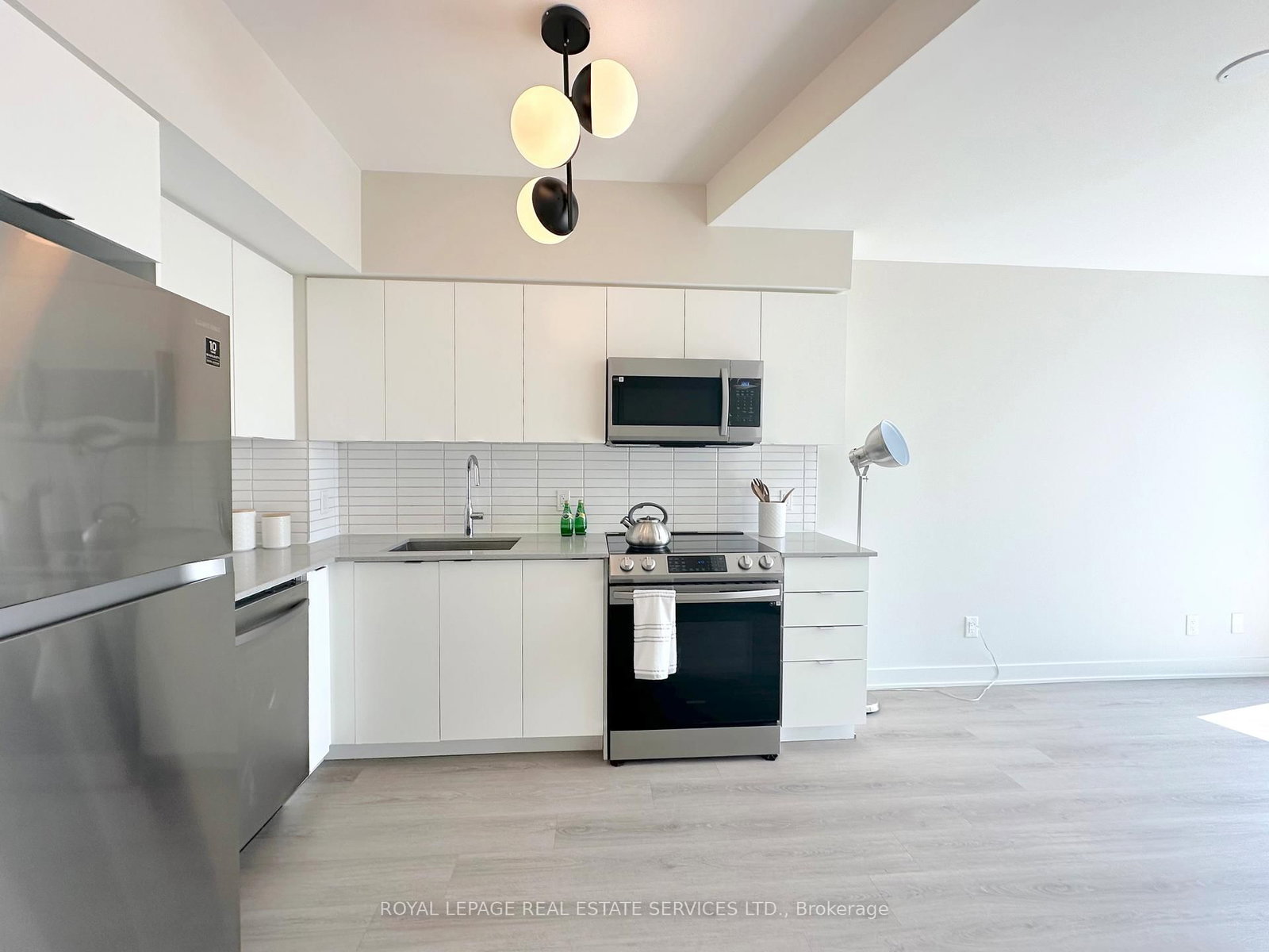 3385 Dundas Street W, Unit 623 - Photo 2