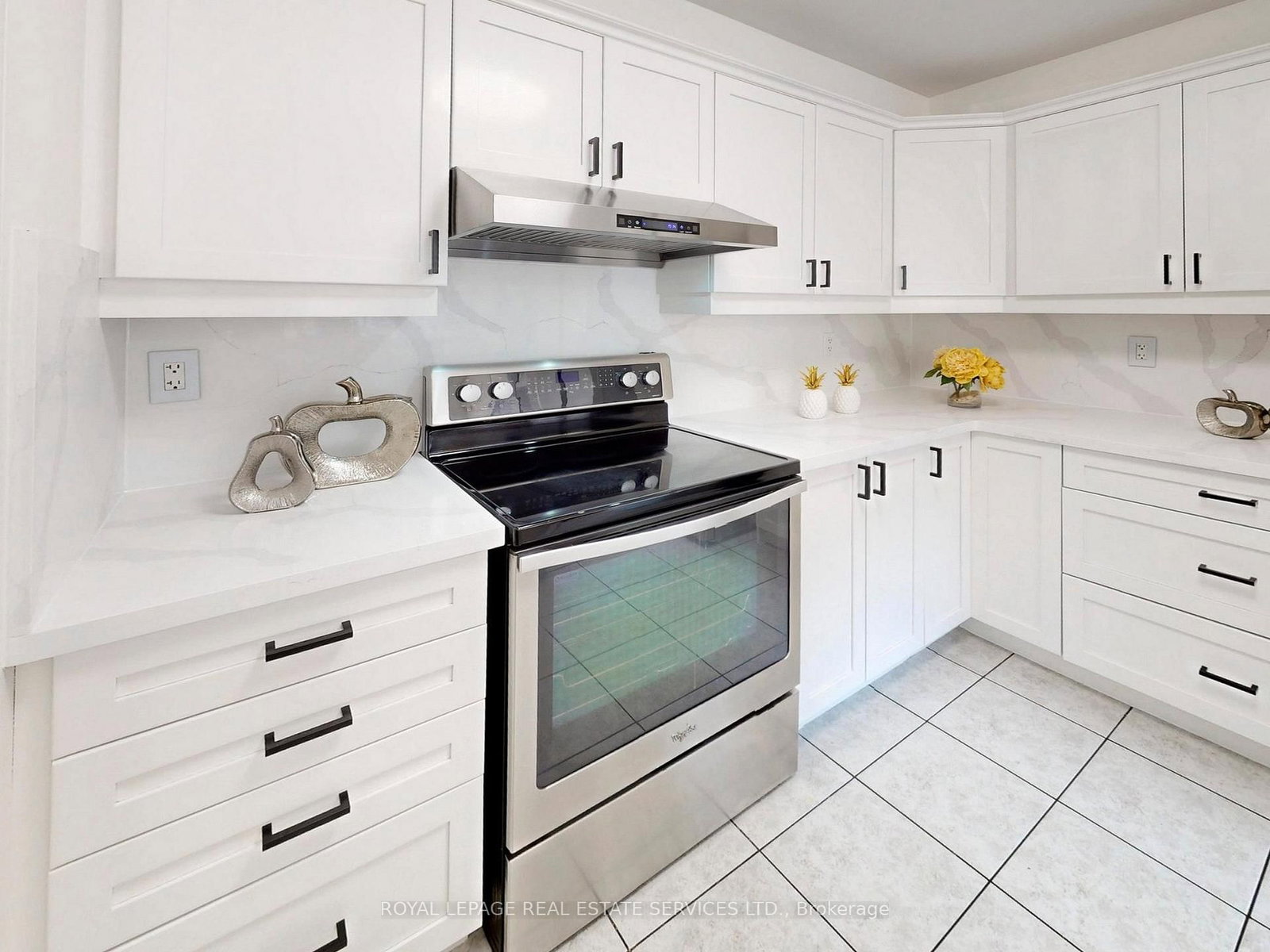 Townhouse for sale at 918 Nadalin Heights, Milton, Ontario, L9T 8R1 - Willmott - MLS: W12994648