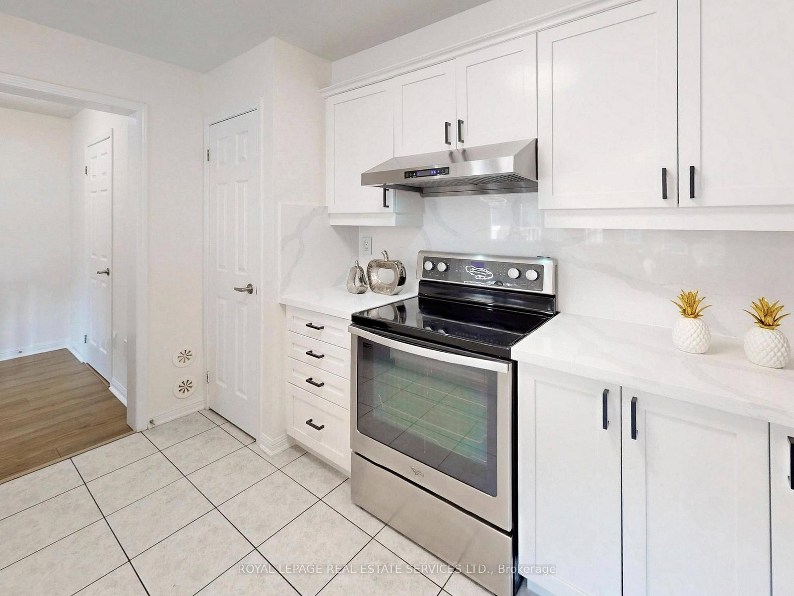 Townhouse for sale at 918 Nadalin Heights, Milton, Ontario, L9T 8R1 - Willmott - MLS: W12994648