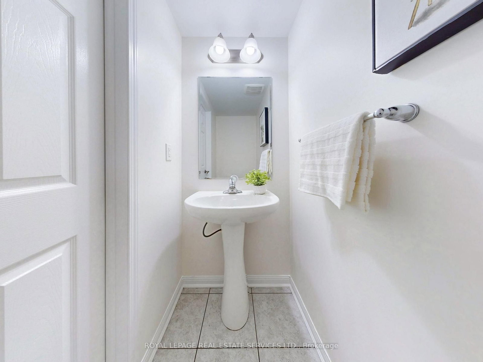 Townhouse for sale at 918 Nadalin Heights, Milton, Ontario, L9T 8R1 - Willmott - MLS: W12994648