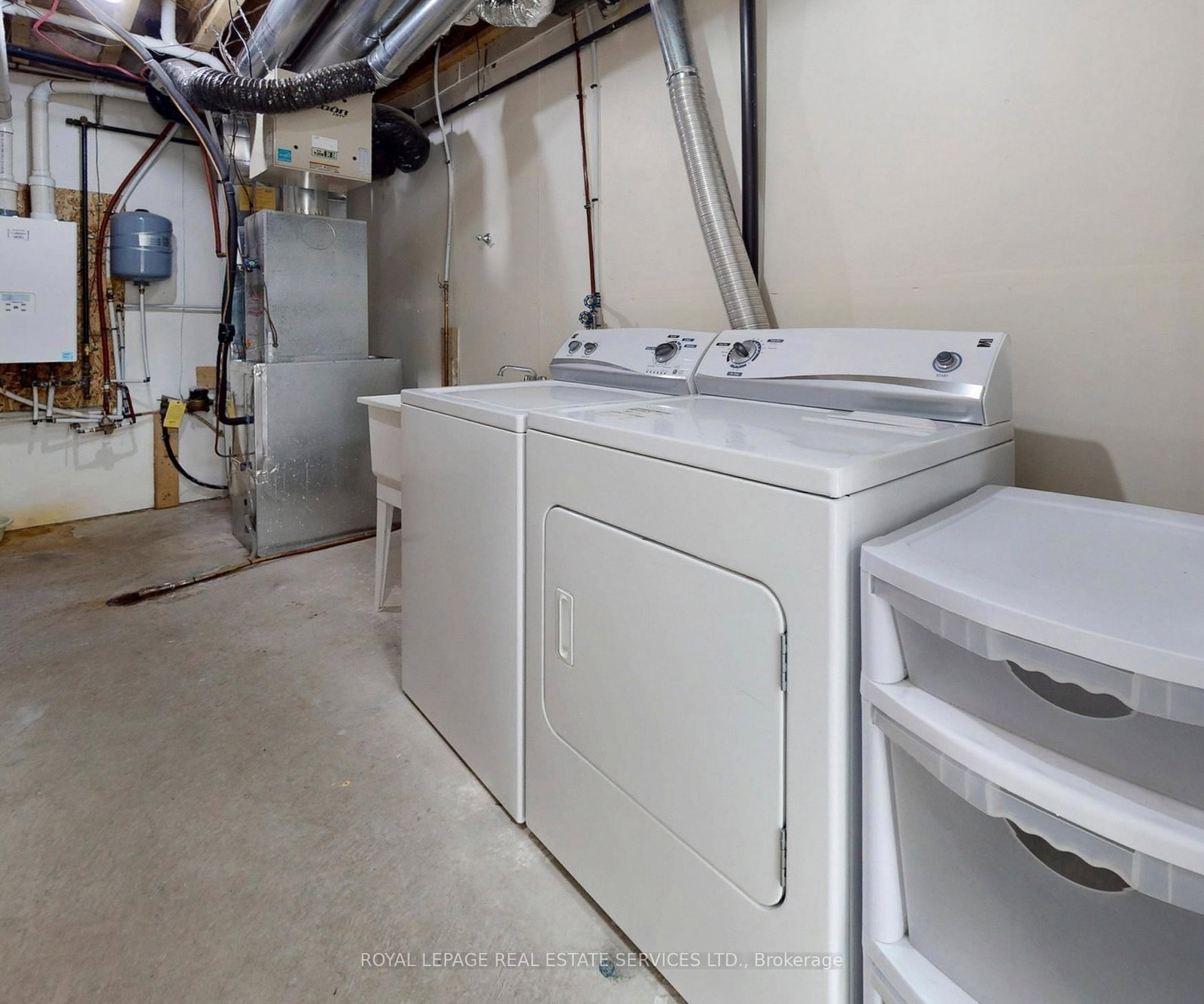 Townhouse for sale at 918 Nadalin Heights, Milton, Ontario, L9T 8R1 - Willmott - MLS: W12994648