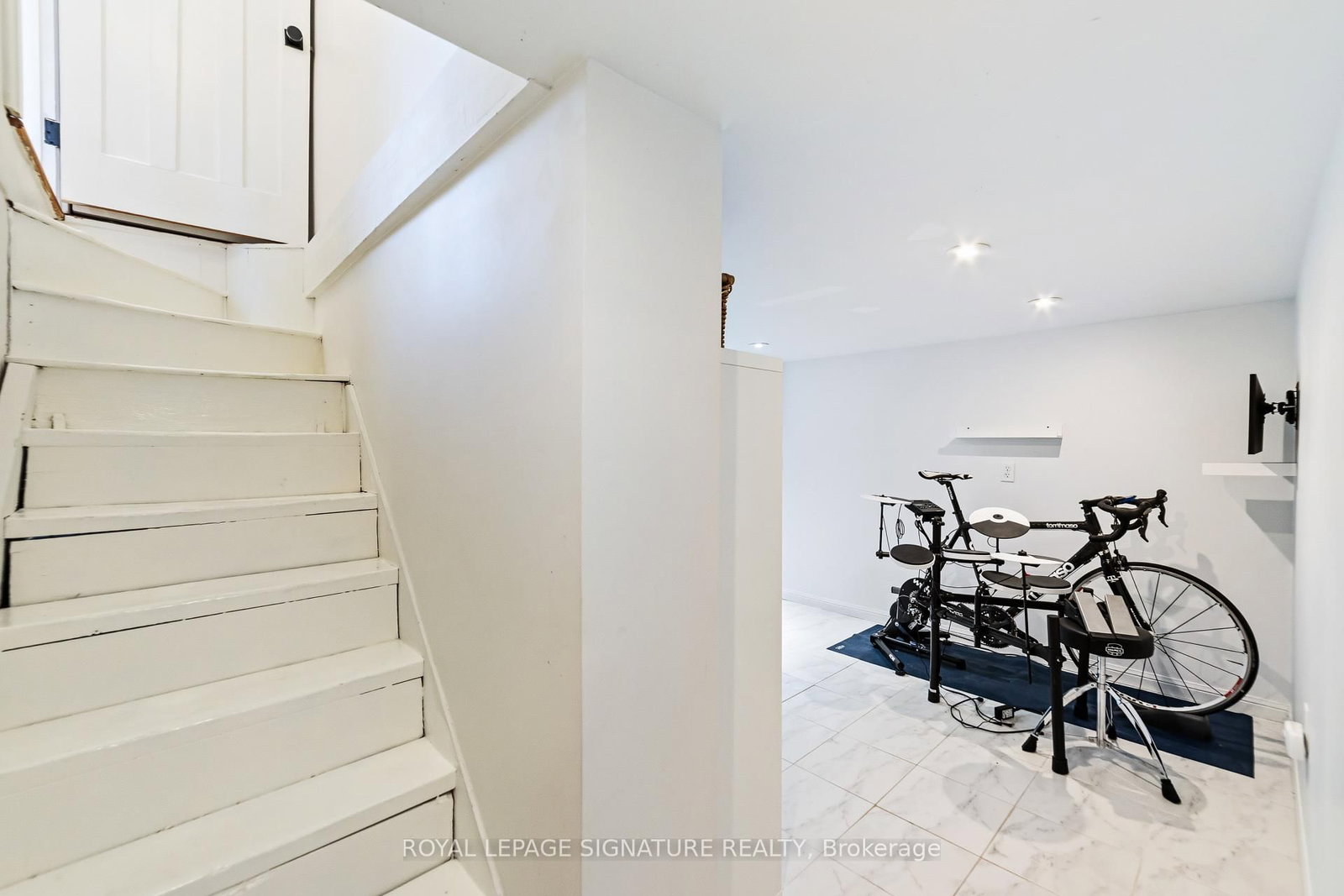 348 Douglas Avenue - Photo 29