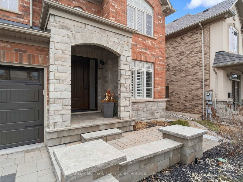 3225 Saltaire Cres, Oakville, L6M 0K8 | Image 2