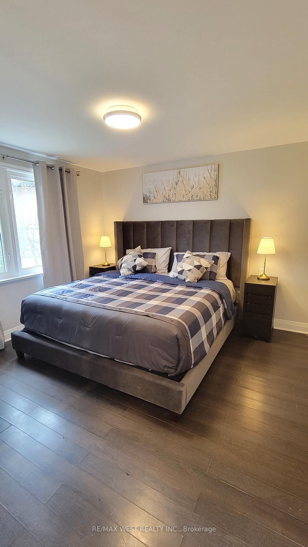 1087 Albertson Crescent, Unit Main Floor - Photo 21