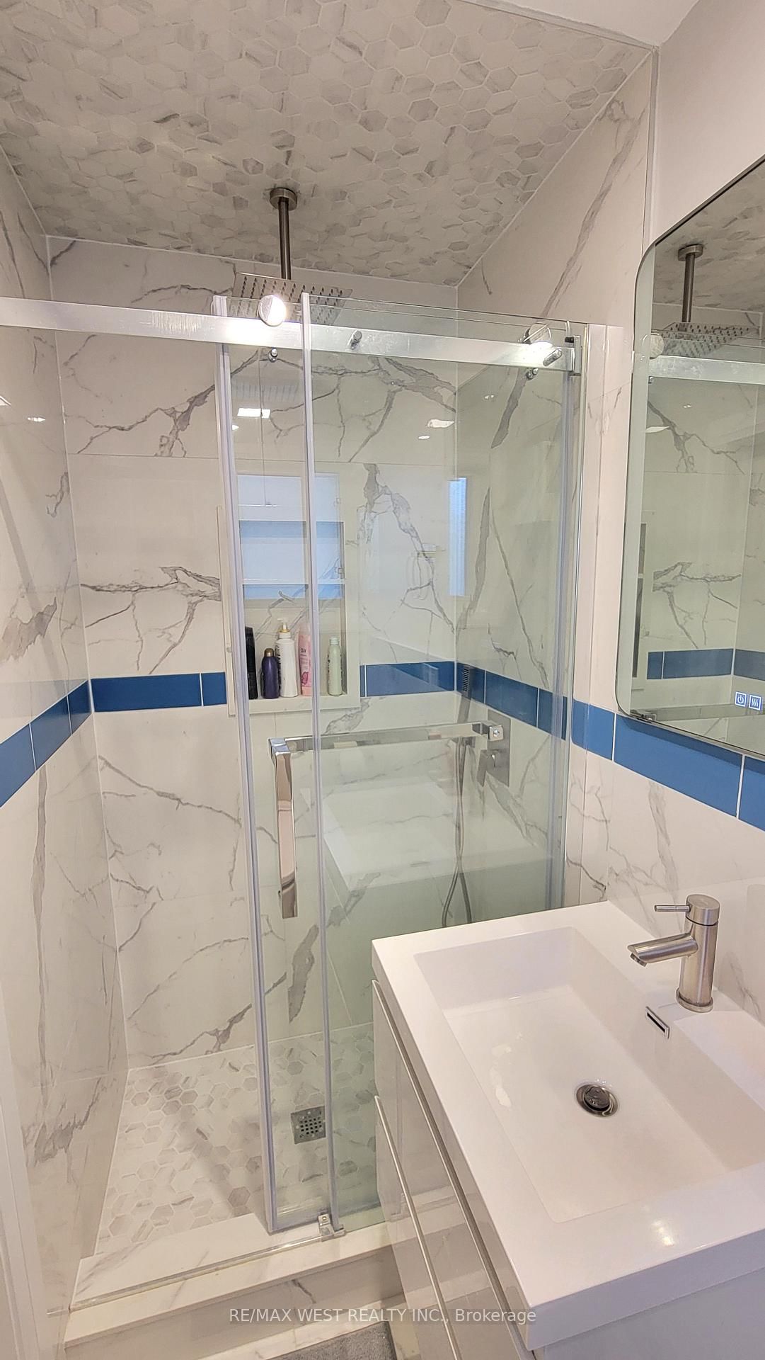 1087 Albertson Crescent, Unit Main Floor - Photo 25