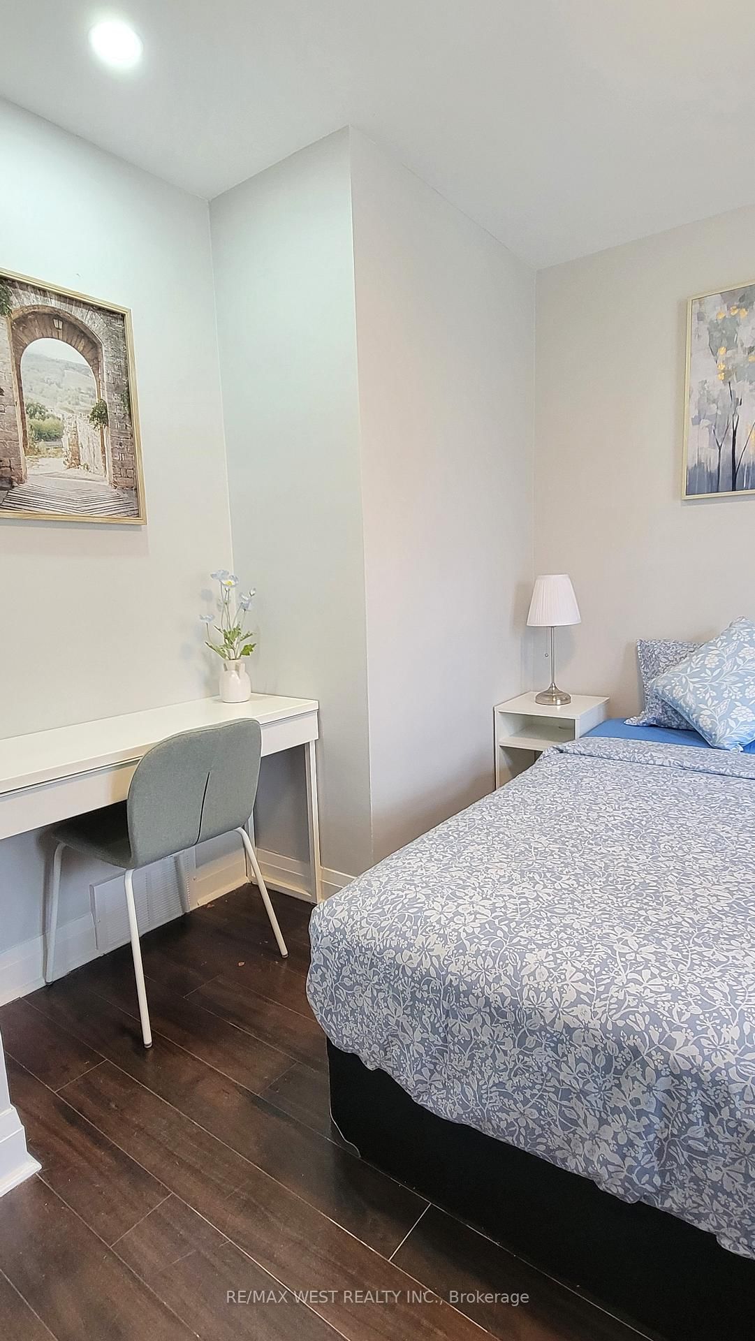 1087 Albertson Crescent, Unit Main Floor - Photo 29