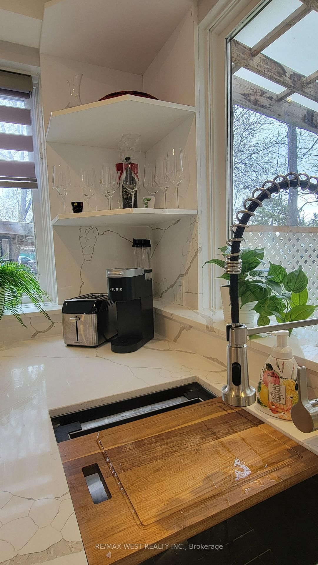 1087 Albertson Crescent, Unit Main Floor - Photo 7