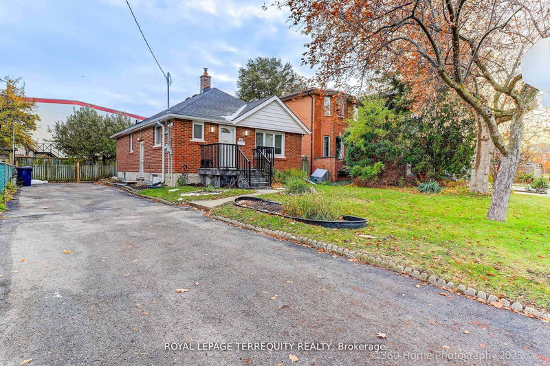 27 John Best Ave, Toronto, M9N 1C4 | Image 2