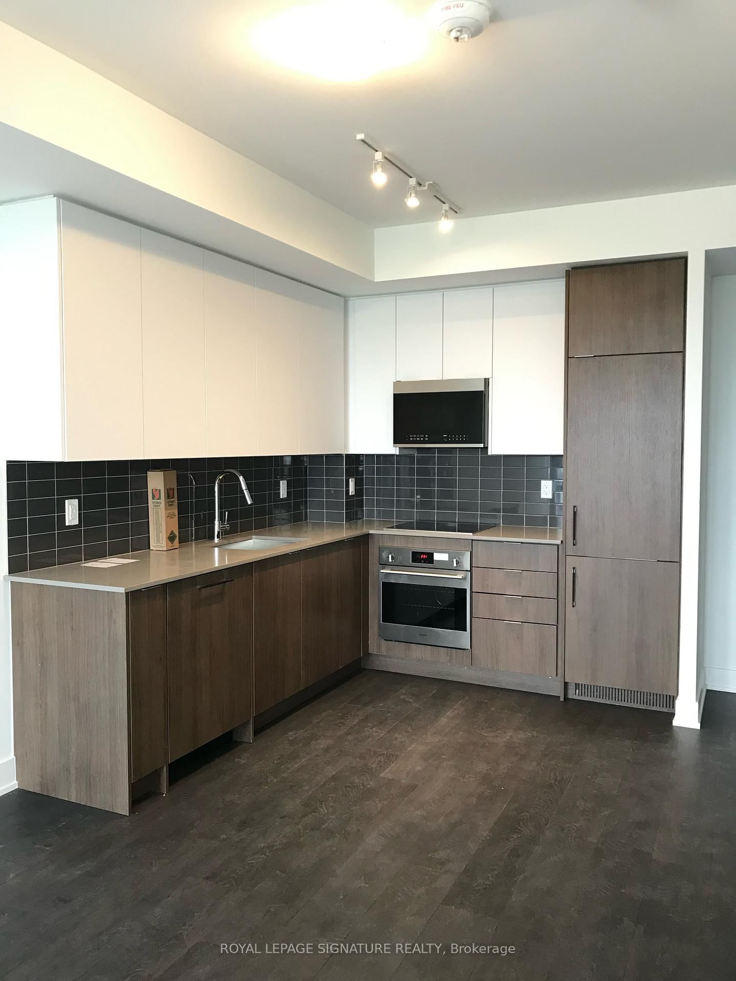 297 Oakwalk Drive, Unit 2005 - Photo 8