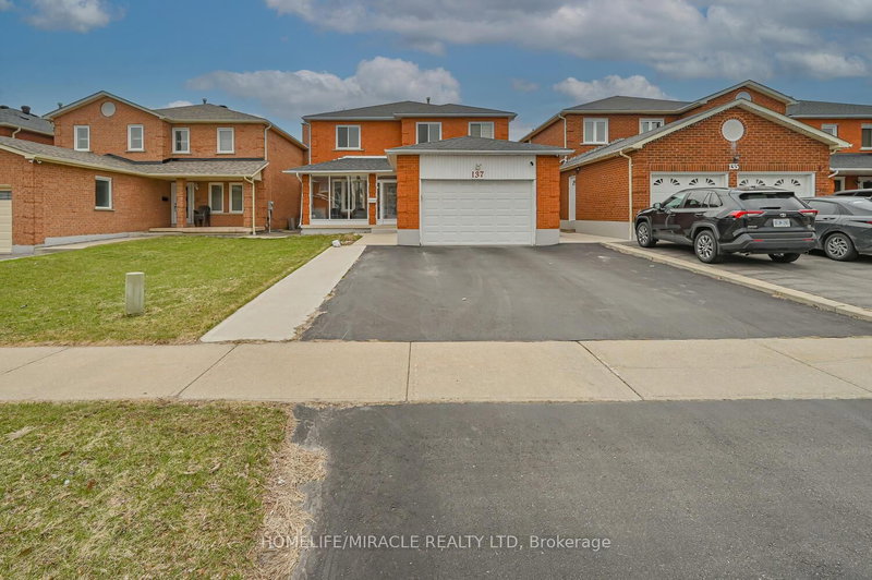 137 Minglehaze Dr, Toronto, M9V 4W7 | Image 3