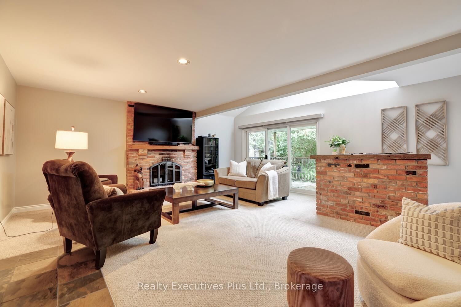 Detached House for sale at 322 Pine Avenue, Oakville, Ontario, L6J 2J9 - Old Oakville - MLS: W12994980