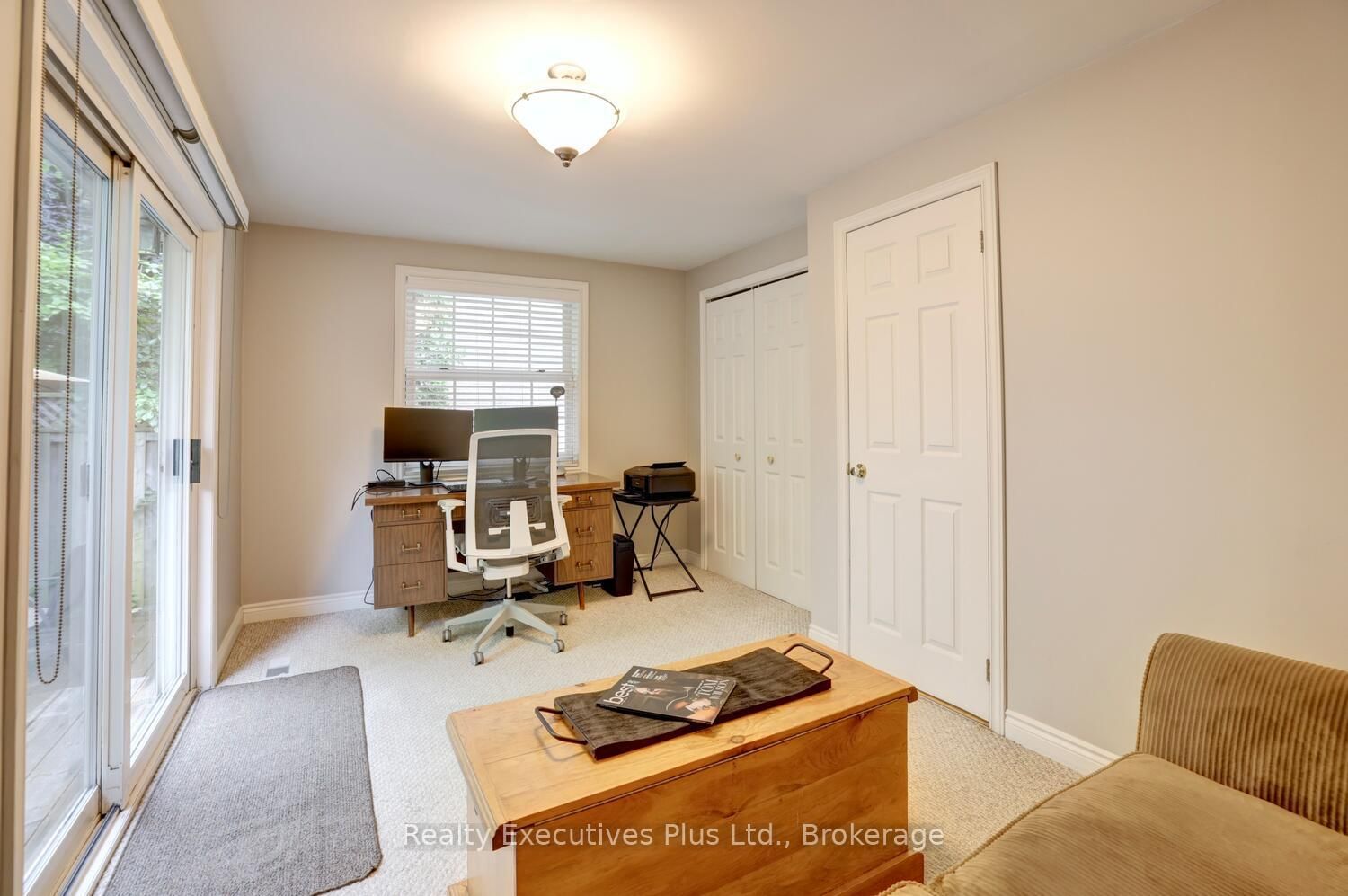 Detached House for sale at 322 Pine Avenue, Oakville, Ontario, L6J 2J9 - Old Oakville - MLS: W12994980