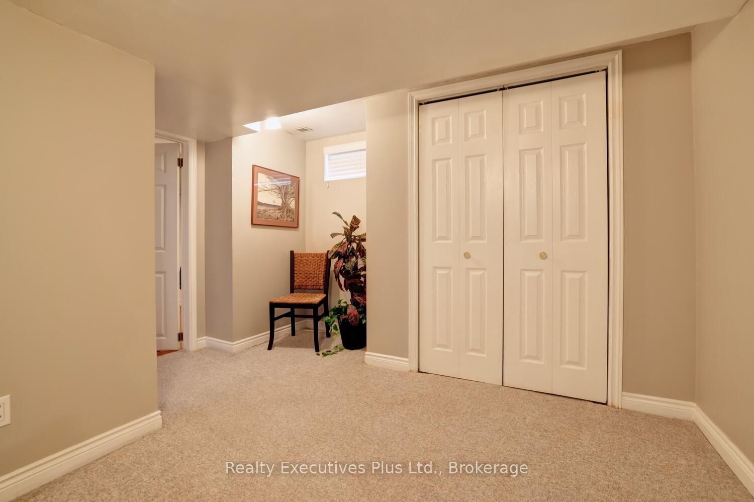 Detached House for sale at 322 Pine Avenue, Oakville, Ontario, L6J 2J9 - Old Oakville - MLS: W12994980