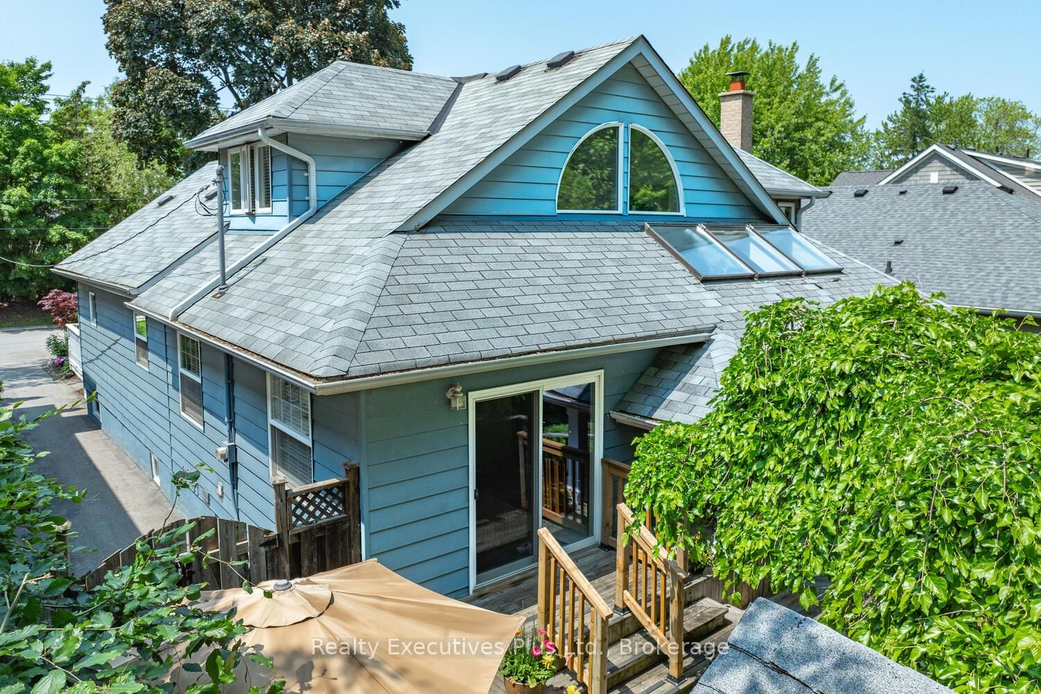 Detached House for sale at 322 Pine Avenue, Oakville, Ontario, L6J 2J9 - Old Oakville - MLS: W12994980