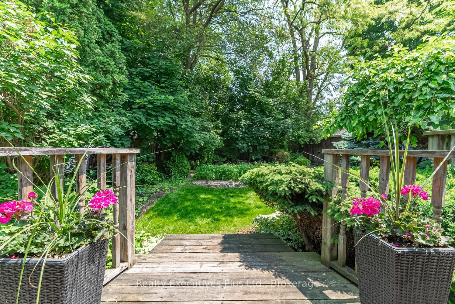 Detached House for sale at 322 Pine Avenue, Oakville, Ontario, L6J 2J9 - Old Oakville - MLS: W12994980