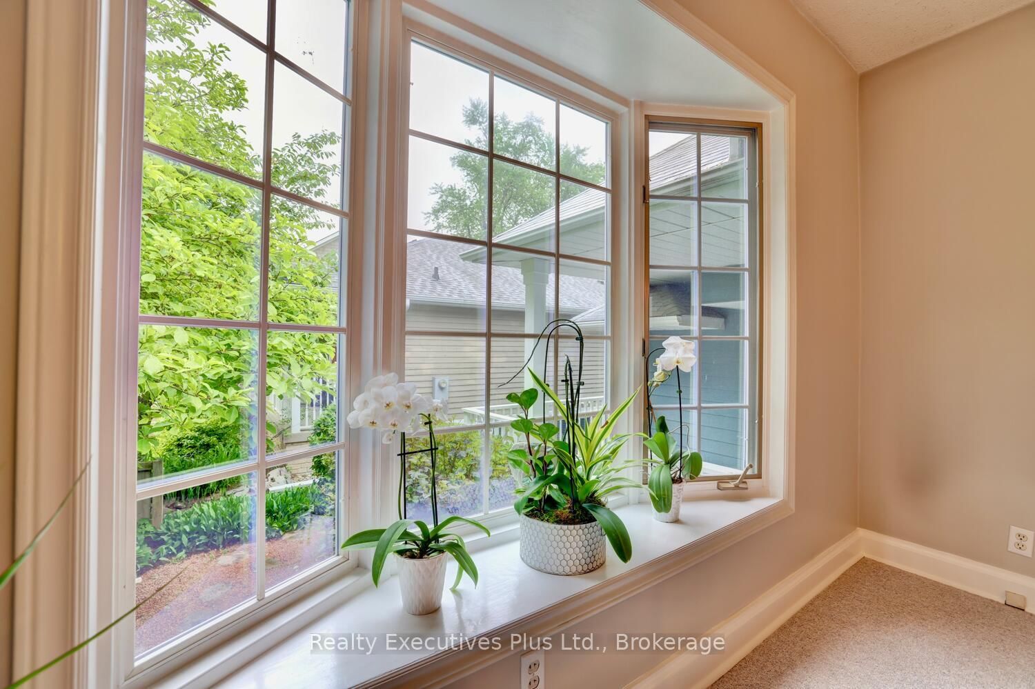 Detached House for sale at 322 Pine Avenue, Oakville, Ontario, L6J 2J9 - Old Oakville - MLS: W12994980