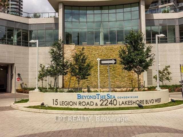 1102 - 15 Legion Road