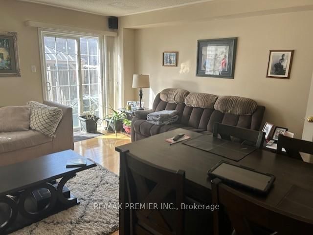 Main Fl - 111 Crystalview Crescent