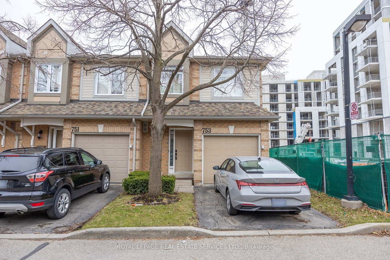 home for lease on 753 Village Green Boulevard
