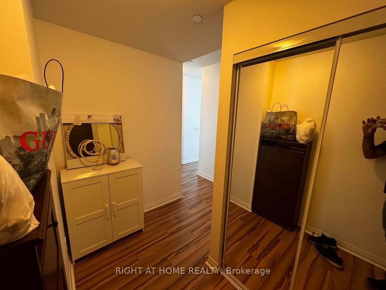 75 Eglinton Avenue W, Unit 1004 - Photo 3