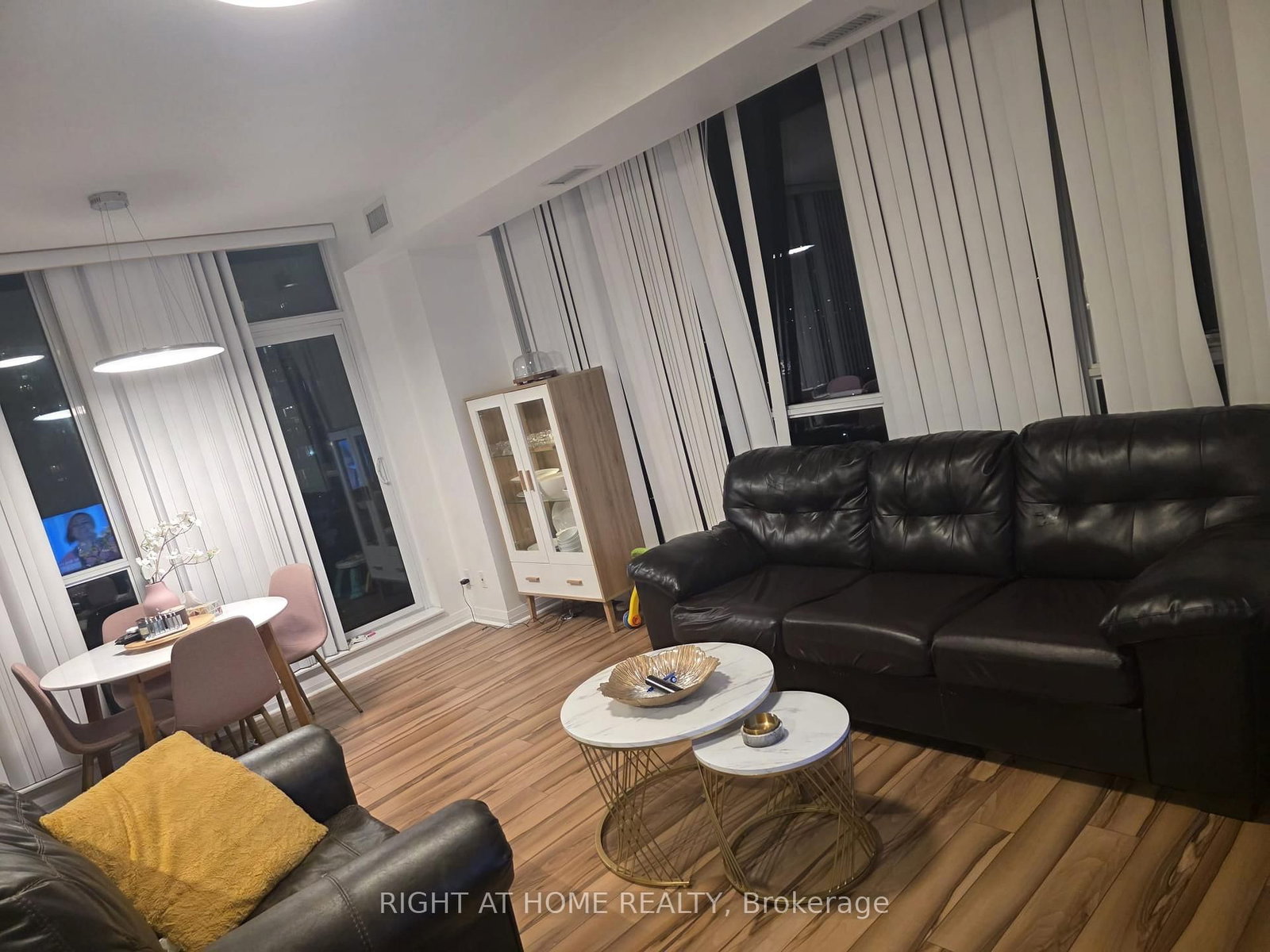 75 Eglinton Avenue W, Unit 1004 - Photo 6