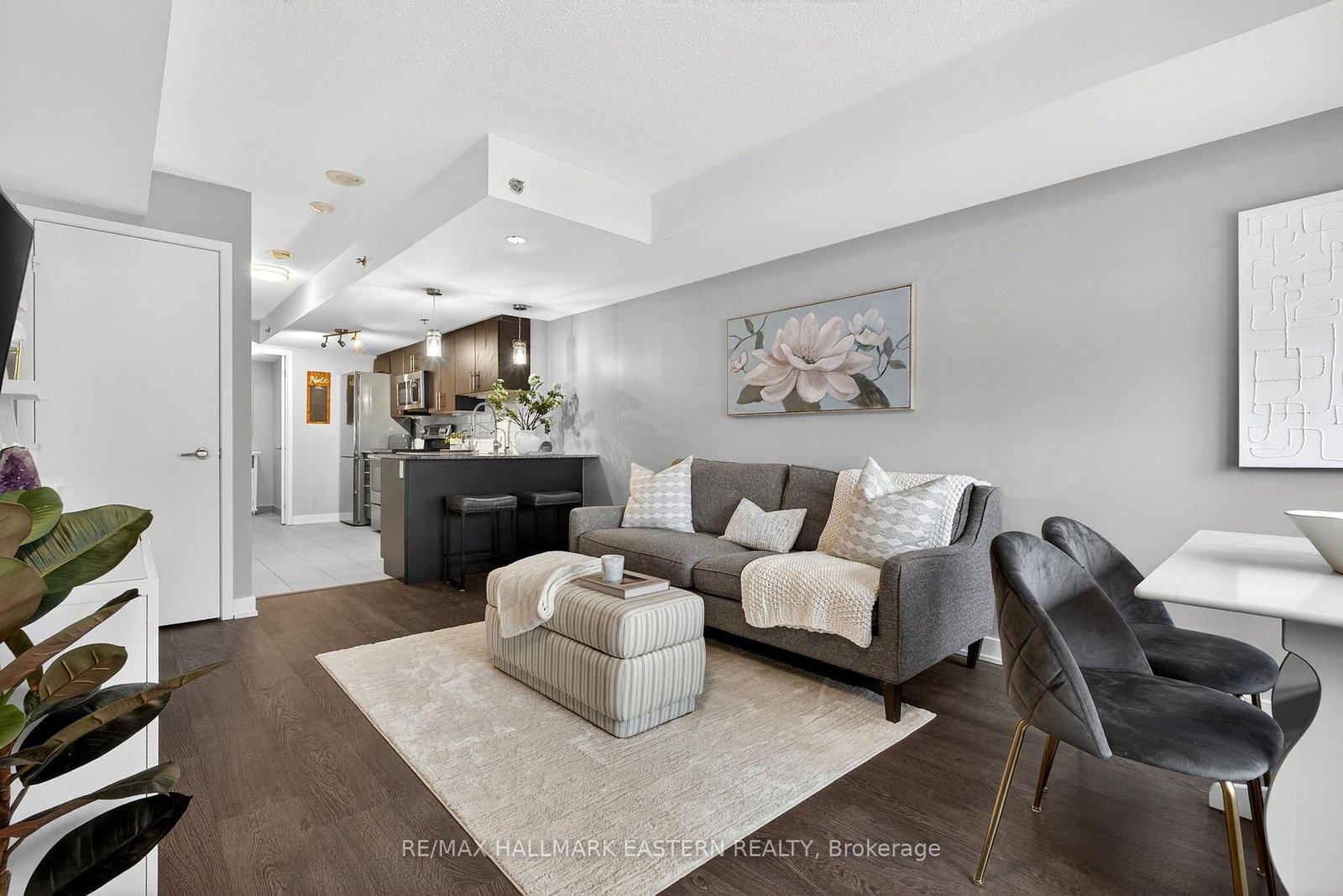 11 Superior Avenue, Unit Th3