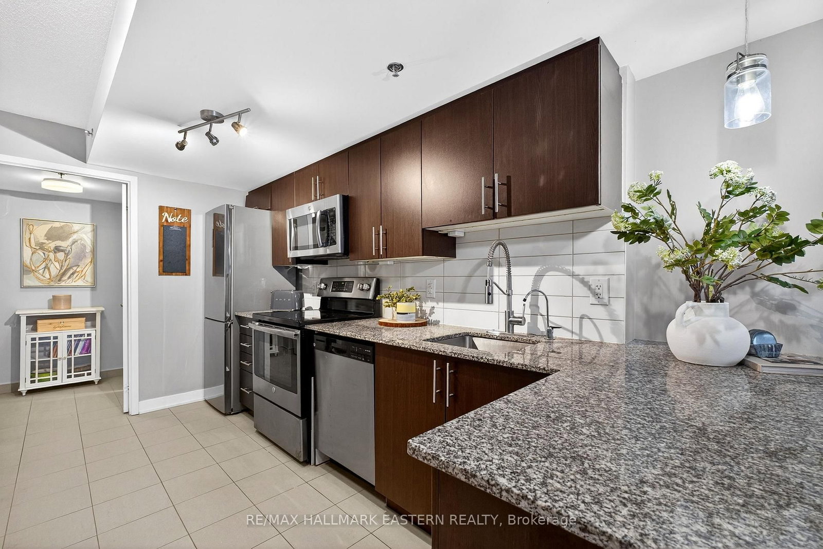 11 Superior Avenue, Unit Th3 - Photo 11