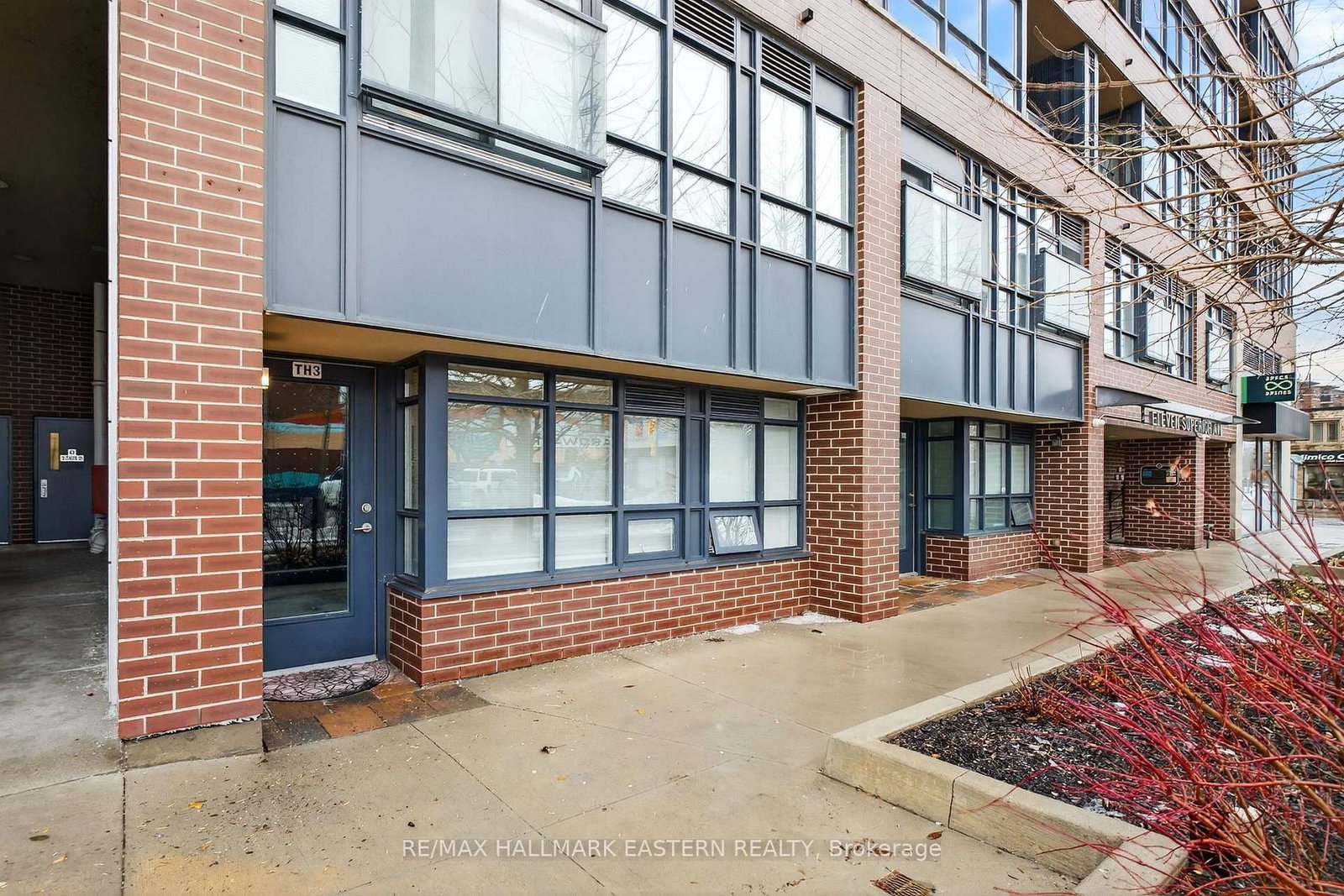 11 Superior Avenue, Unit Th3 - Photo 4