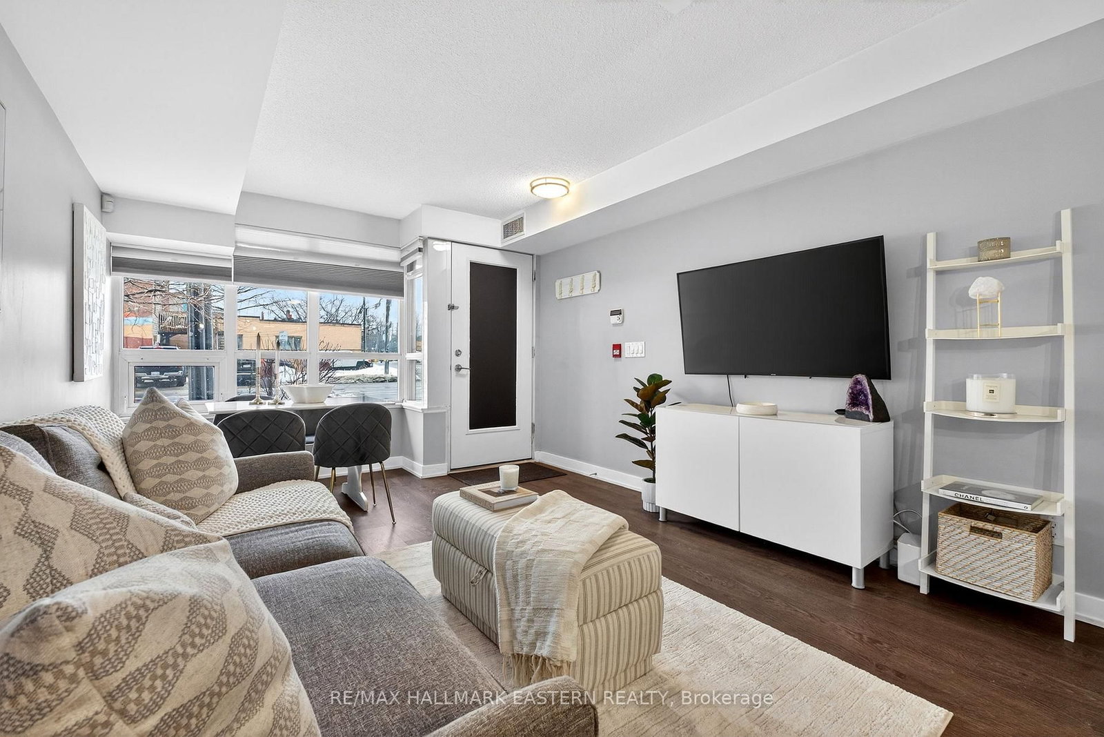 11 Superior Avenue, Unit Th3 - Photo 7