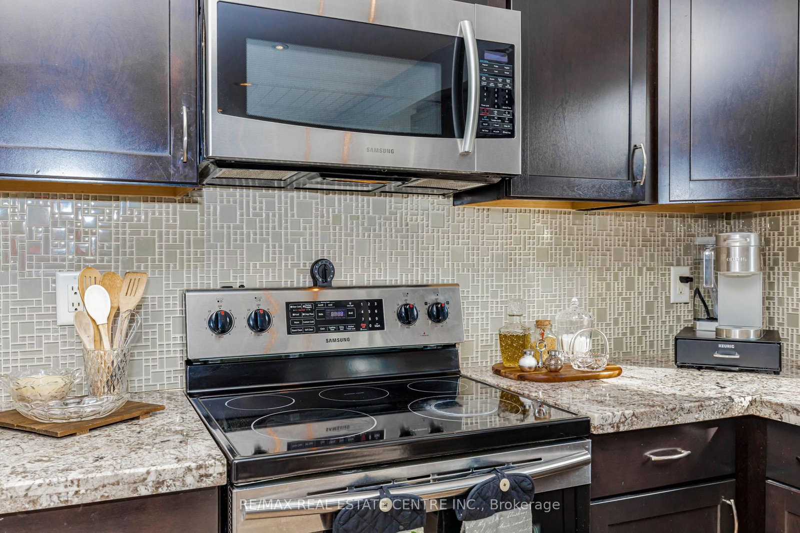 Semi-Detached House for sale at 60 Native Landing, Brampton, Ontario, L6X 5B1 - Fletcher's Creek Village - MLS: W12995632