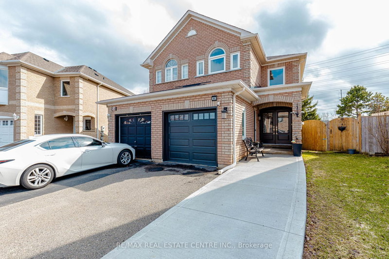 60 Native Landing, Brampton, L6X 5B1 | Image 2