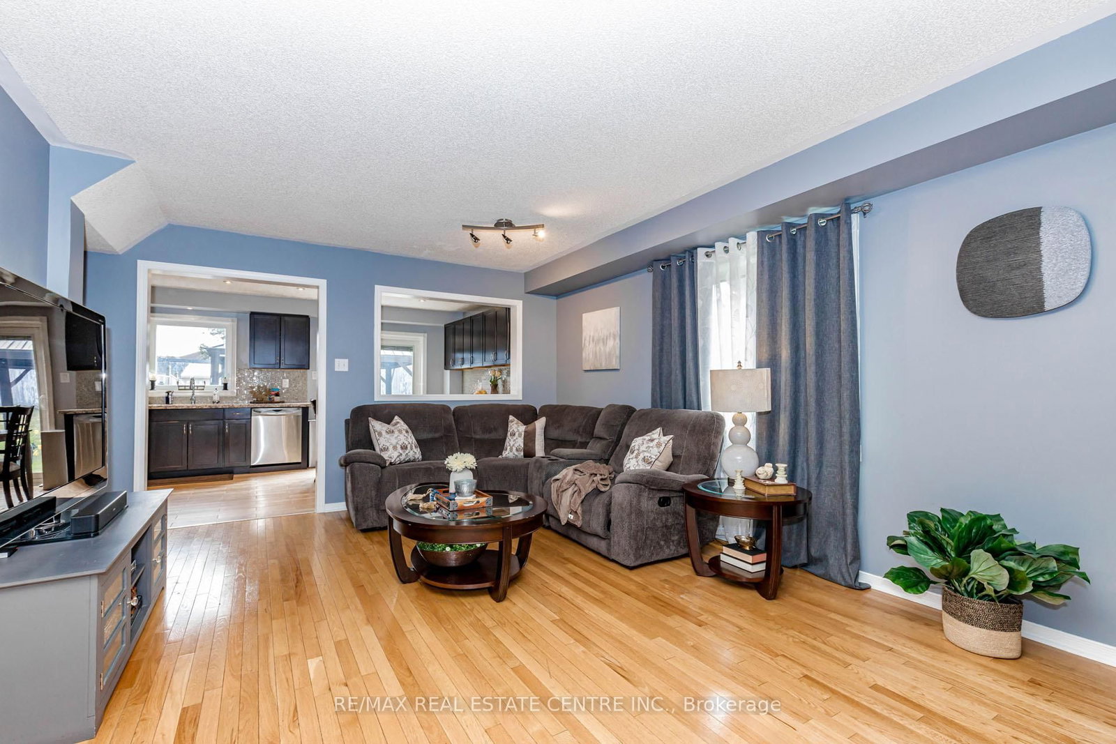 Semi-Detached House for sale at 60 Native Landing, Brampton, Ontario, L6X 5B1 - Fletcher's Creek Village - MLS: W12995632