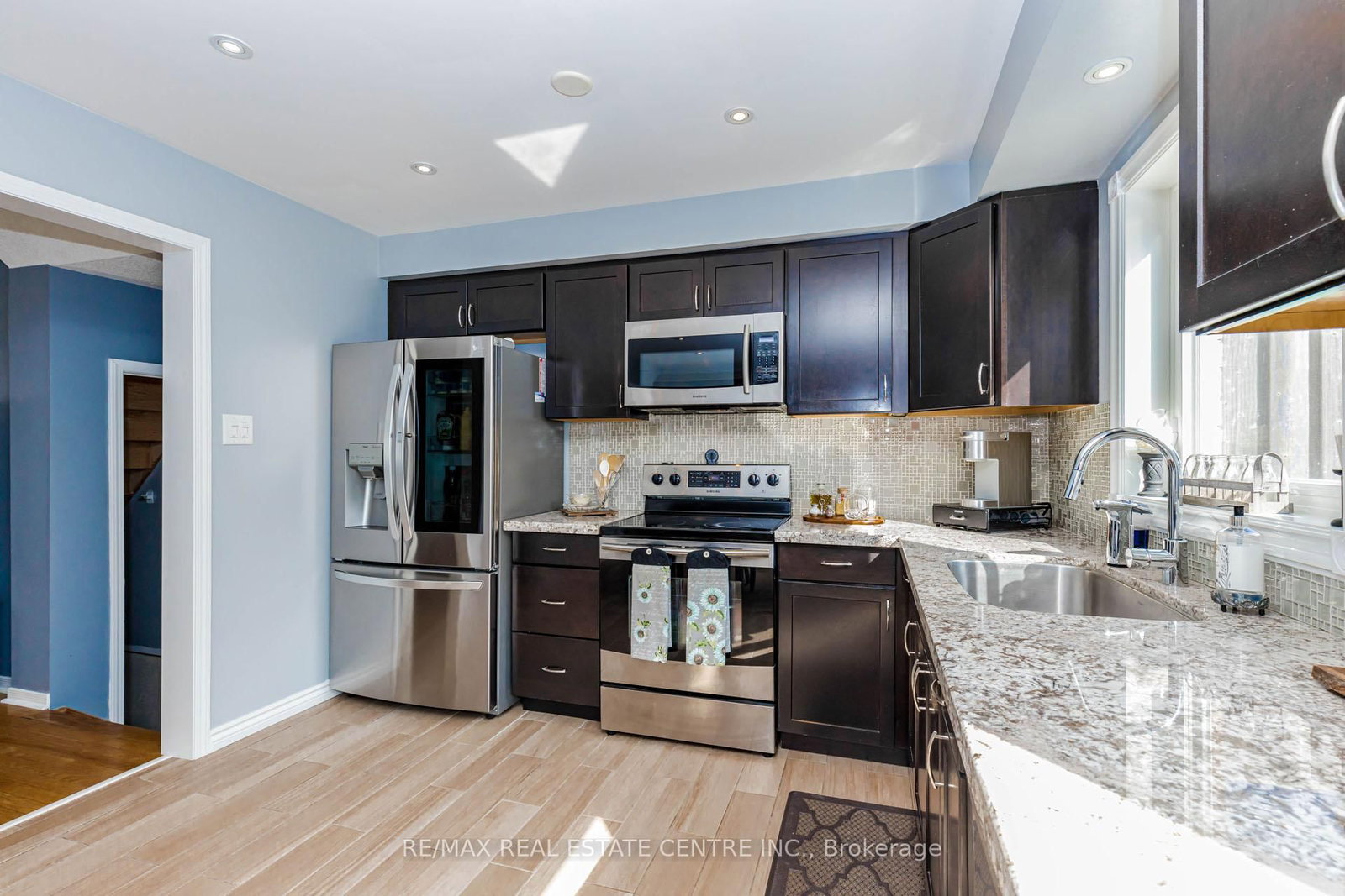 Semi-Detached House for sale at 60 Native Landing, Brampton, Ontario, L6X 5B1 - Fletcher's Creek Village - MLS: W12995632