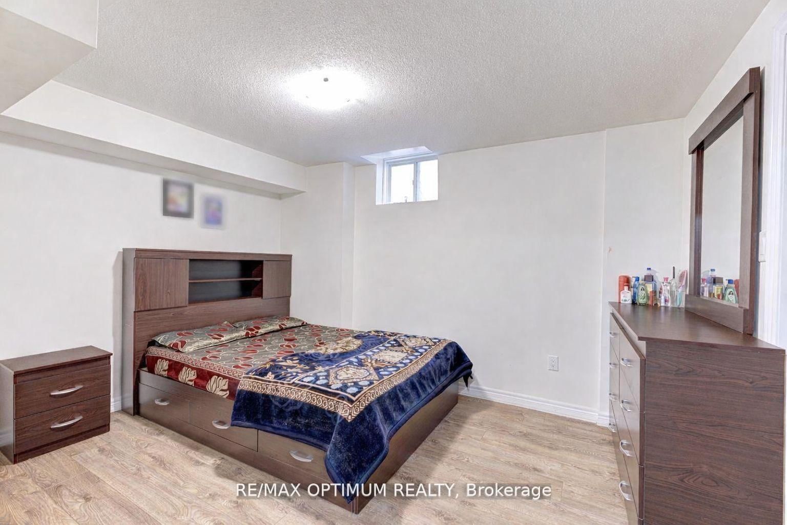 Detached House for sale at 9 Ballyhaise Crescent, Brampton, Ontario, L6X 0Y2 - Credit Valley - MLS: W12995634