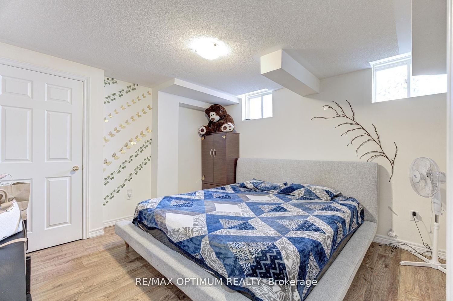 Detached House for sale at 9 Ballyhaise Crescent, Brampton, Ontario, L6X 0Y2 - Credit Valley - MLS: W12995634