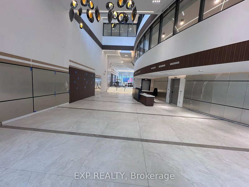 home for lease on 628-5105 hurontario Street