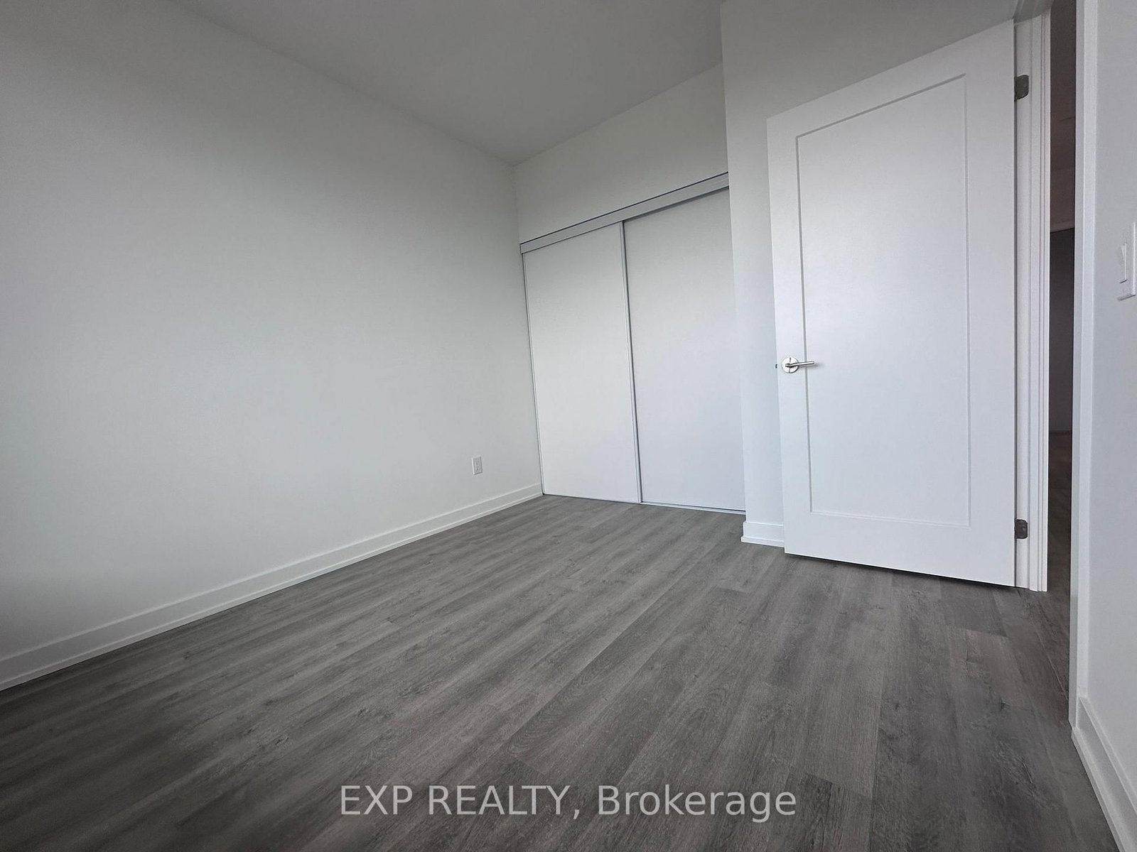 5105 hurontario Street, Unit 628 - Photo 10