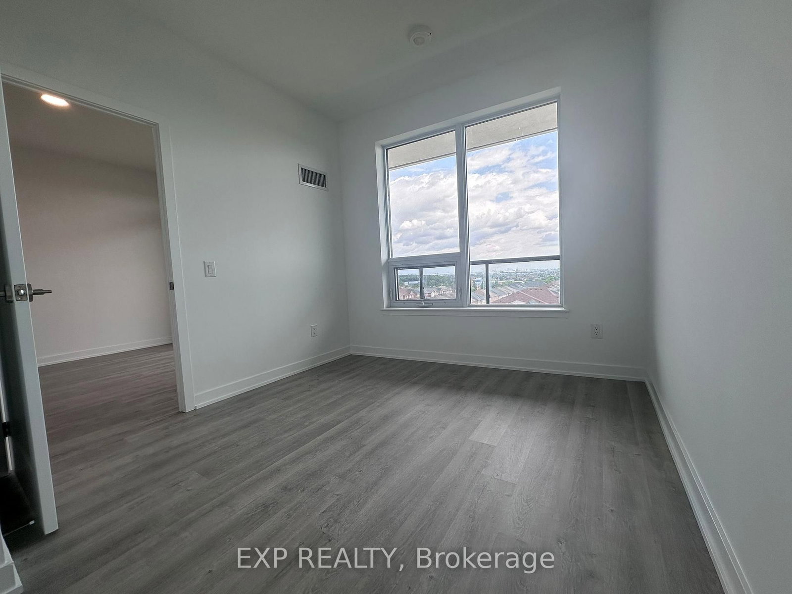 5105 hurontario Street, Unit 628 - Photo 11