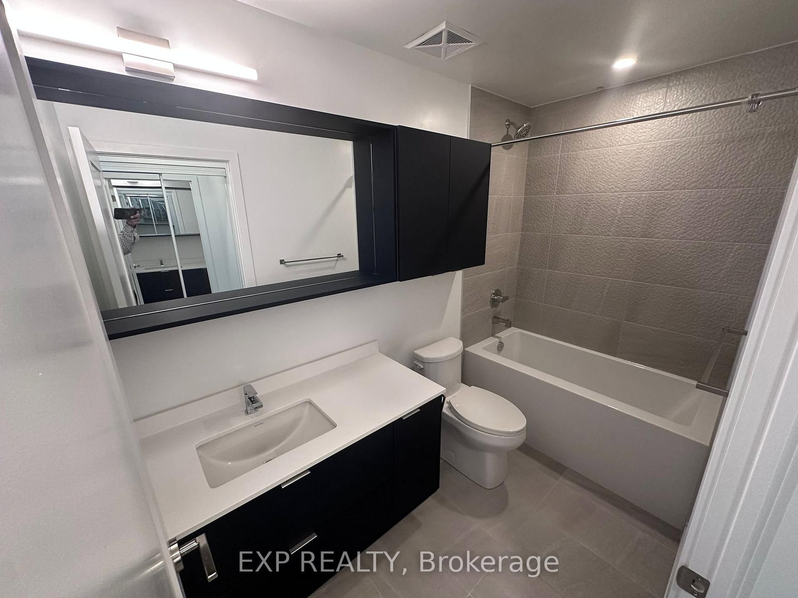 5105 hurontario Street, Unit 628 - Photo 12