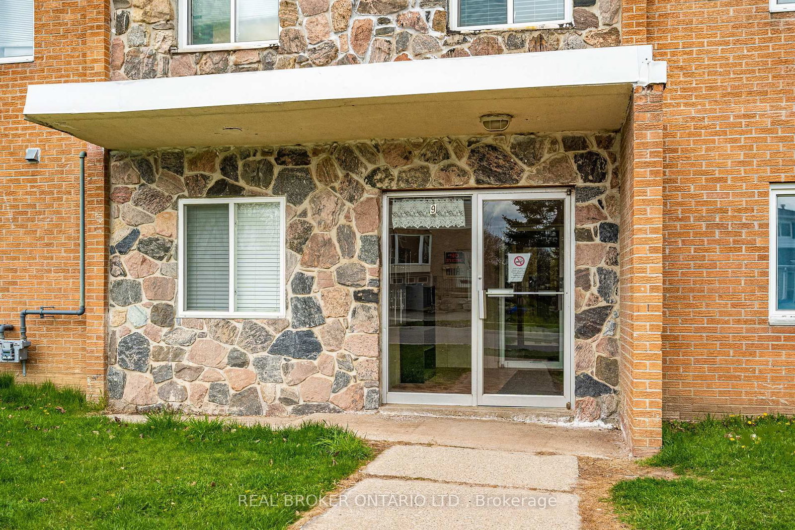 9 Princess Street, Unit 304 - Photo 2