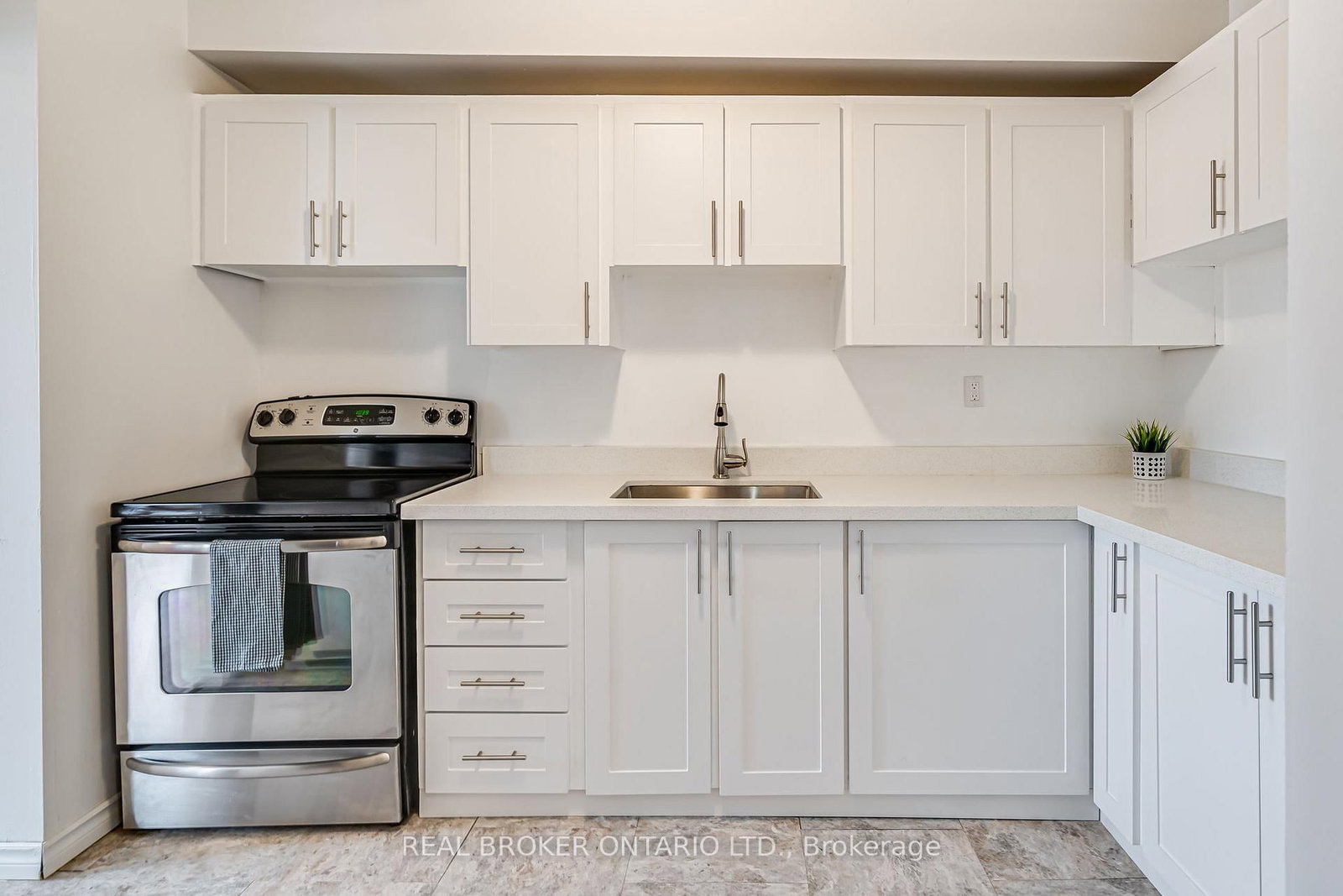 9 Princess Street, Unit 304 - Photo 6