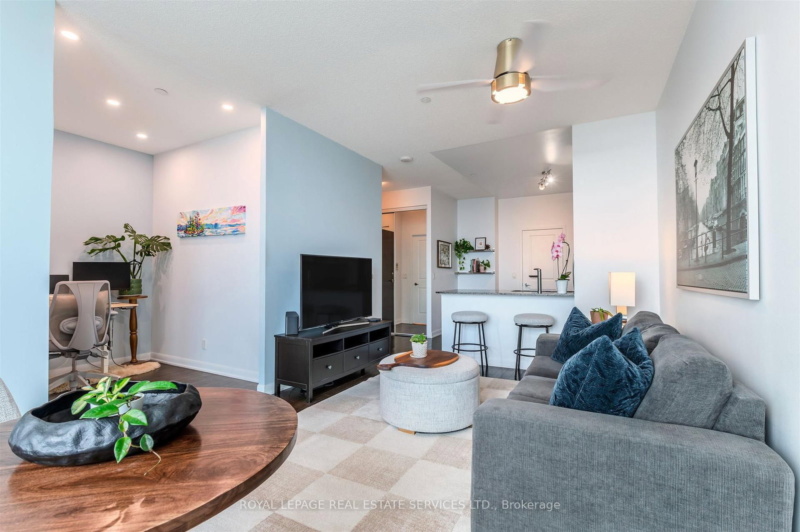 215 Sherway Gardens Road, Unit PH101 - Photo 9