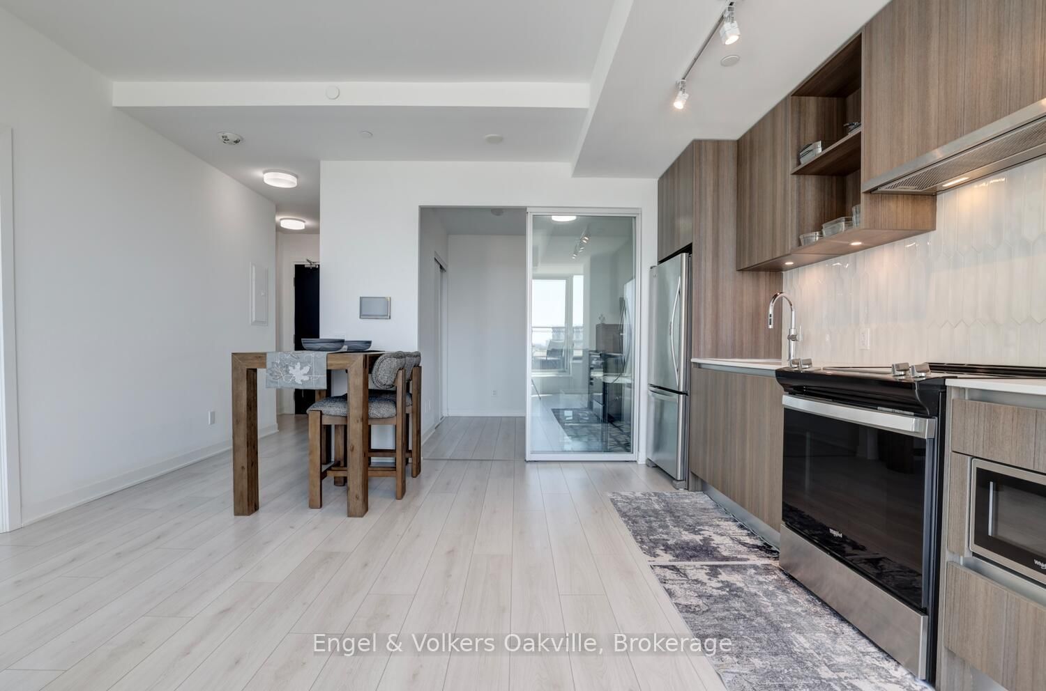 405 Dundas Street W, Unit 307 - Photo 11