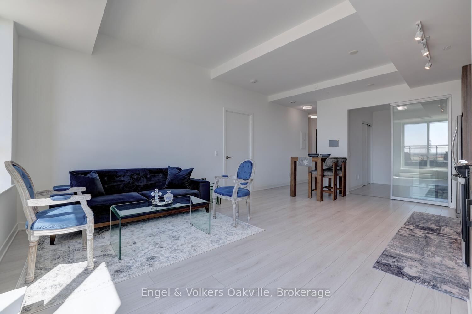 405 Dundas Street W, Unit 307 - Photo 12