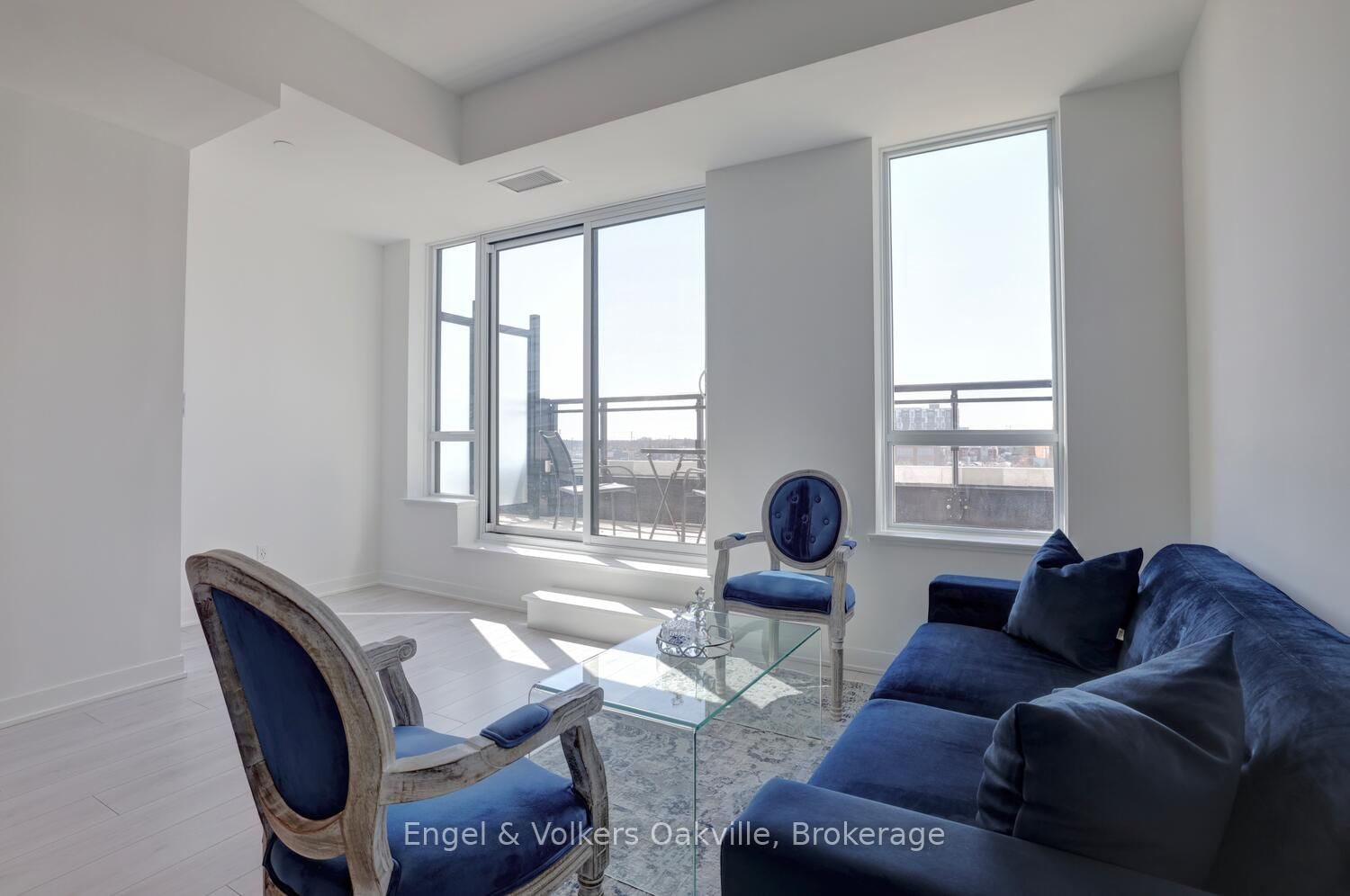 405 Dundas Street W, Unit 307 - Photo 14