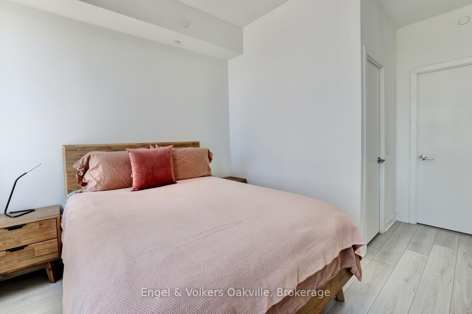 405 Dundas Street W, Unit 307 - Photo 17