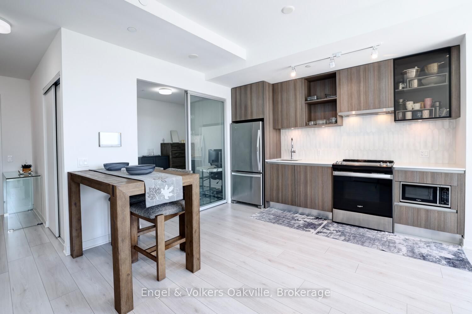 405 Dundas Street W, Unit 307 - Photo 20